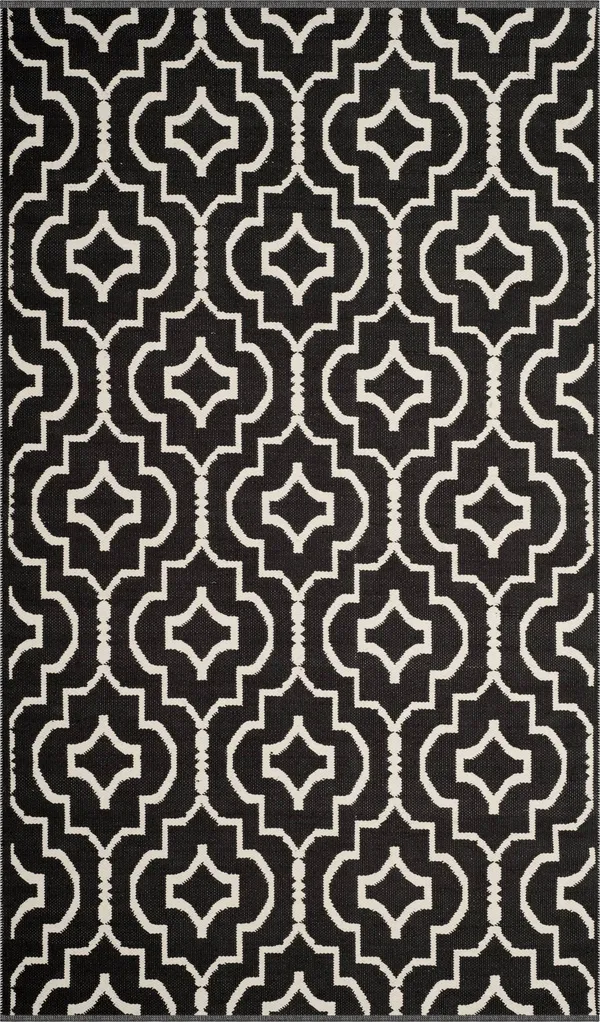 Safavieh Montauk Black/Ivory 4 ft. x 6 ft. Area Rug