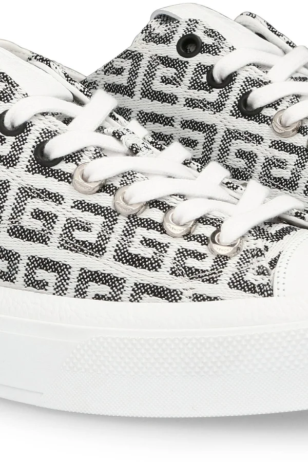 Givenchy City Low Sneakers in Black