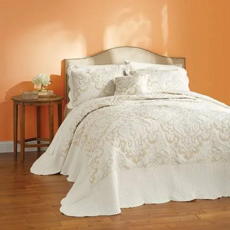 BrylaneHome Amelia Bedspread - Queen - Ivory White, Size: Queen Bedspread