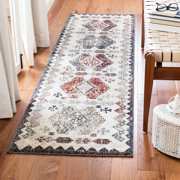 Safavieh Clearance Herat HRT319A Cream Rug - 6&7x22x6&7x22 - Square