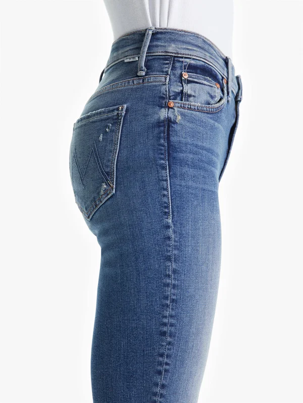 Mother The Insider Crop Step Chew Dancing on Coals Jeans in Blue - Size 28