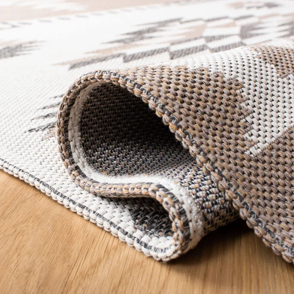Safavieh Augustine Rug Collection AGT426E - Taupe - Cream - 4& x 6&