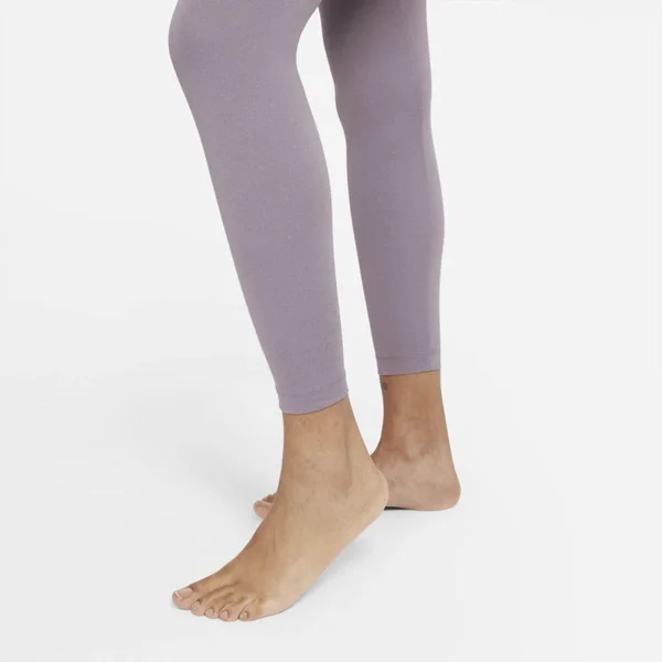 Nike Women's 7/8 Yoga Tights - XL, Purple