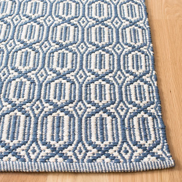 Safavieh Montauk Ivory/Blue 6 ft. x 6 ft. Square Area Rug