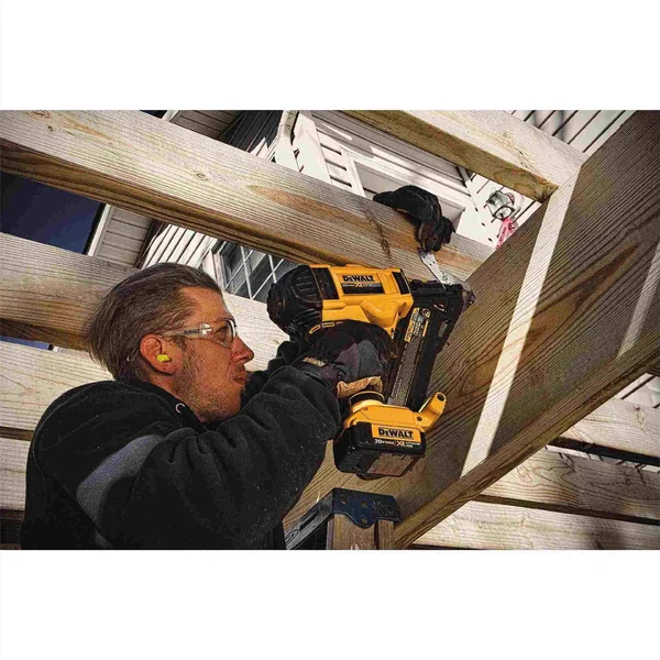 DeWalt DCN693M1 20V Max Cordless Metal Connector Nailer